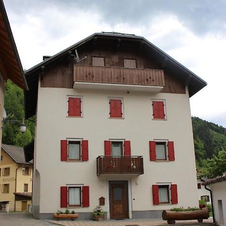 Bed and Breakfast Durmi E Insumiasci Forni Avoltri Exterior foto