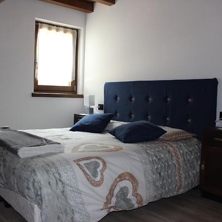 Bed and Breakfast Durmi E Insumiasci Forni Avoltri Exterior foto