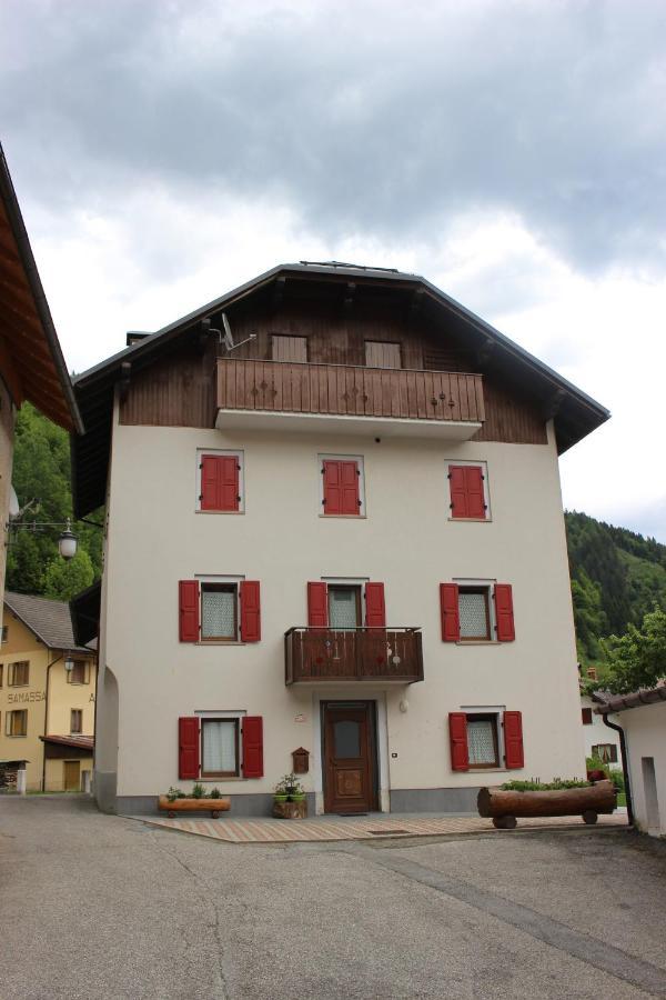 Bed and Breakfast Durmi E Insumiasci Forni Avoltri Exterior foto