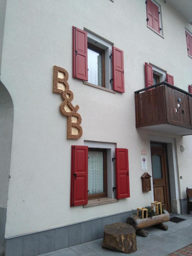 Bed and Breakfast Durmi E Insumiasci Forni Avoltri Exterior foto