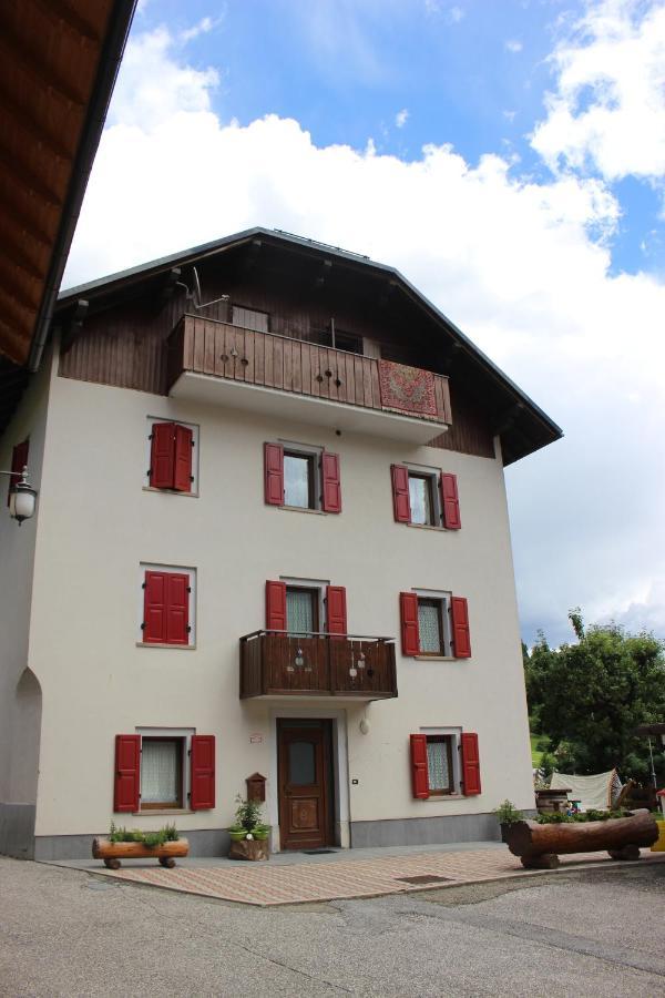 Bed and Breakfast Durmi E Insumiasci Forni Avoltri Exterior foto